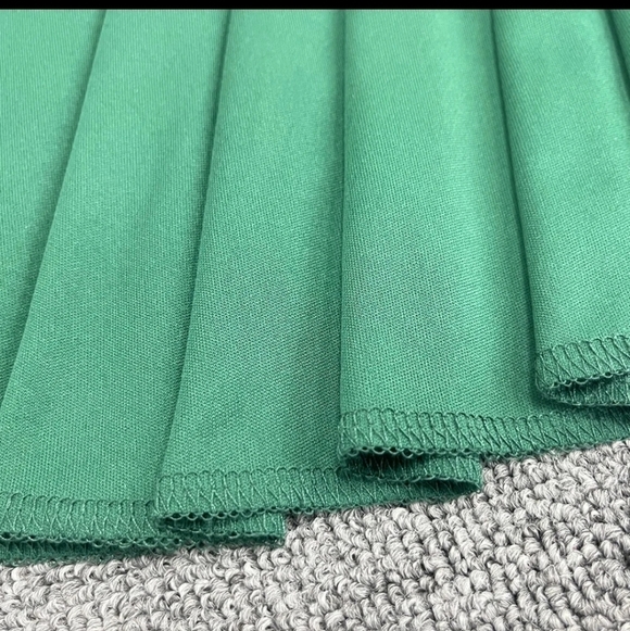 Green,  Chevron,  Sleeveless, Backless, V Neck, Sequined and Mesh Mermaid Gown - Picture 15 of 16